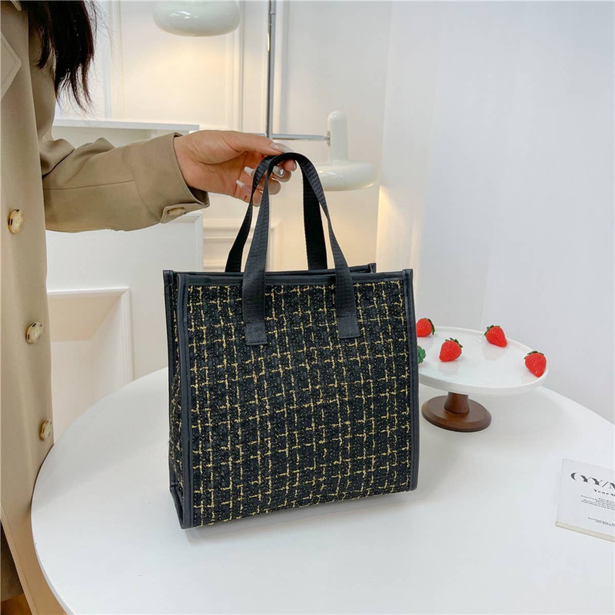 FASHION RETRO PORTABLE HAND-HELD COSMETIC BAG_CWAB4444