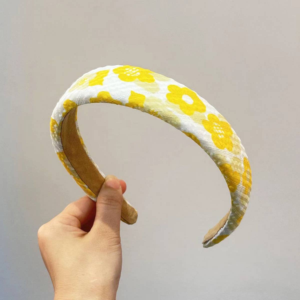 VERSATILE AND REFRESHING WIDE-BRIMMED HEADBAND_CWAHA1707