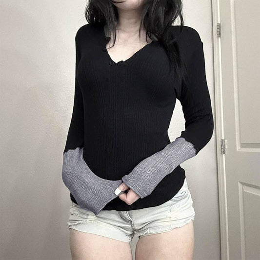 COLOR MATCHING FAKE TWO-PIECE V-NECK BASE T-SHIRT