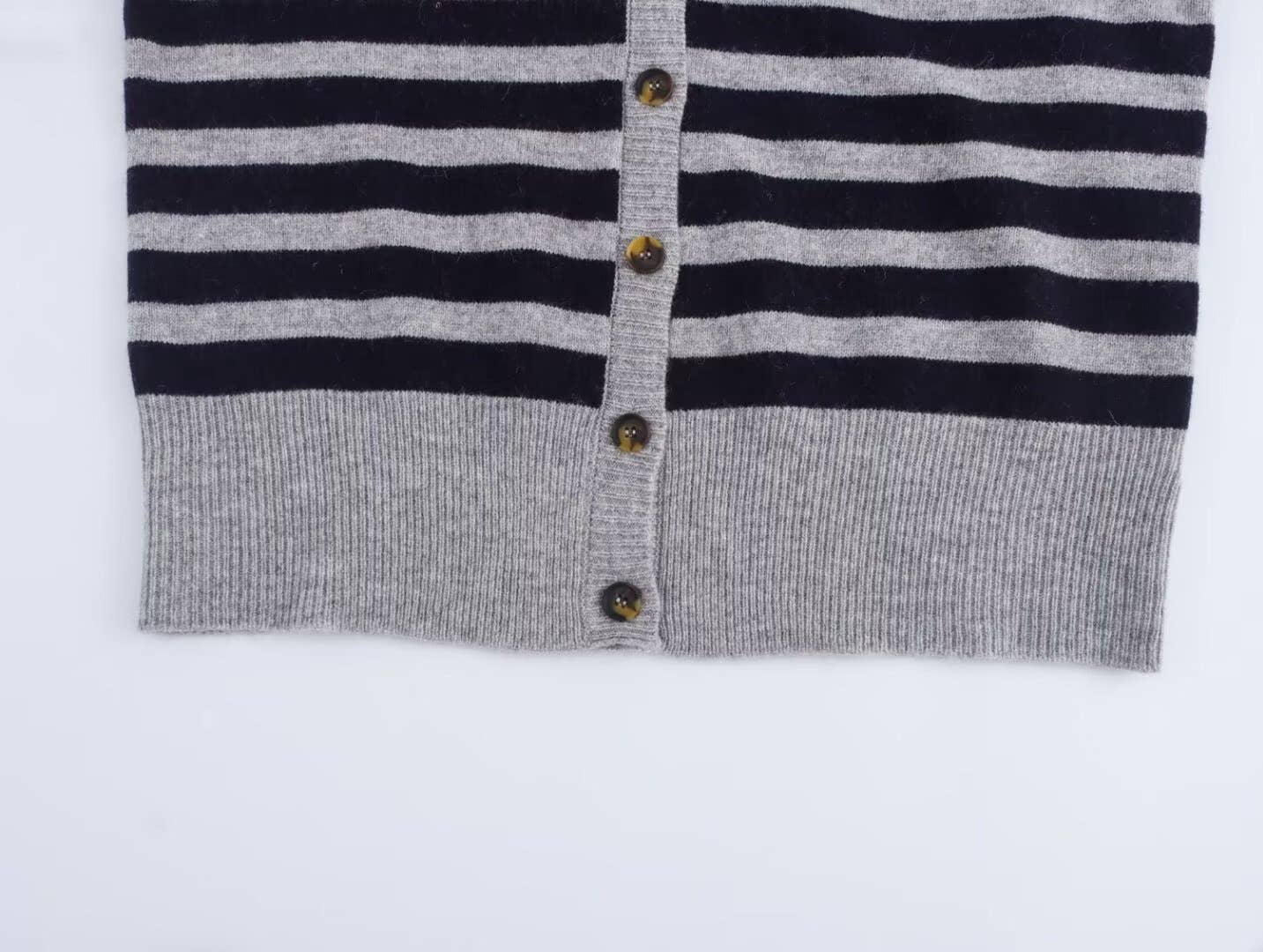 BIG V-NECK LOOSE SINGLE BREASTED STRIPED CARDIGAN