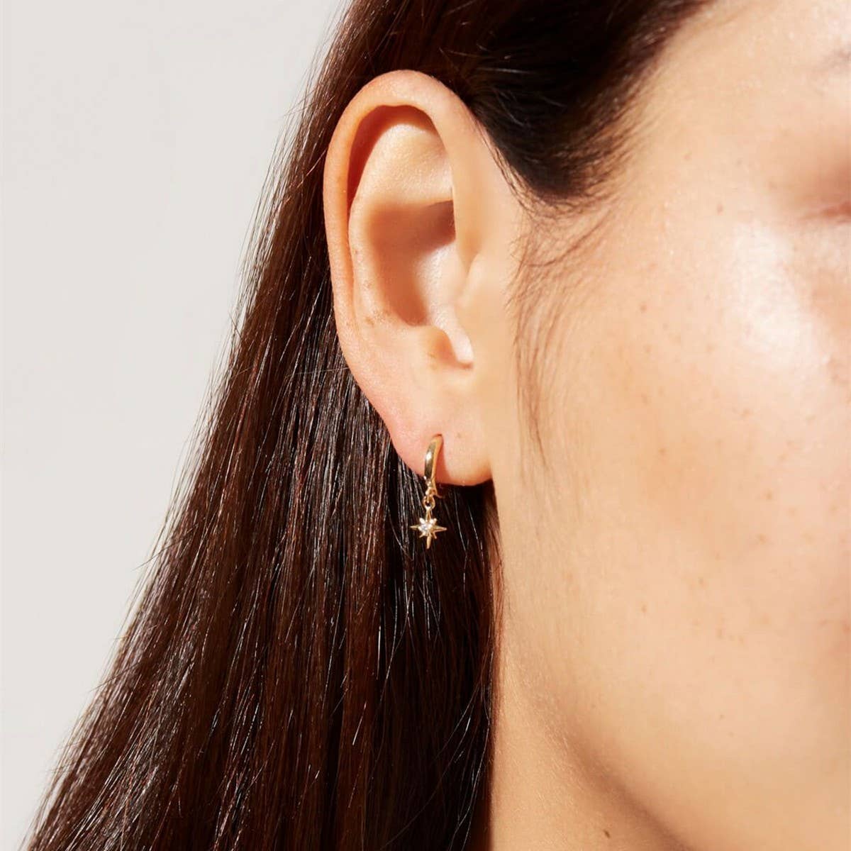 Romantic and simple eight-pointed star earrings
