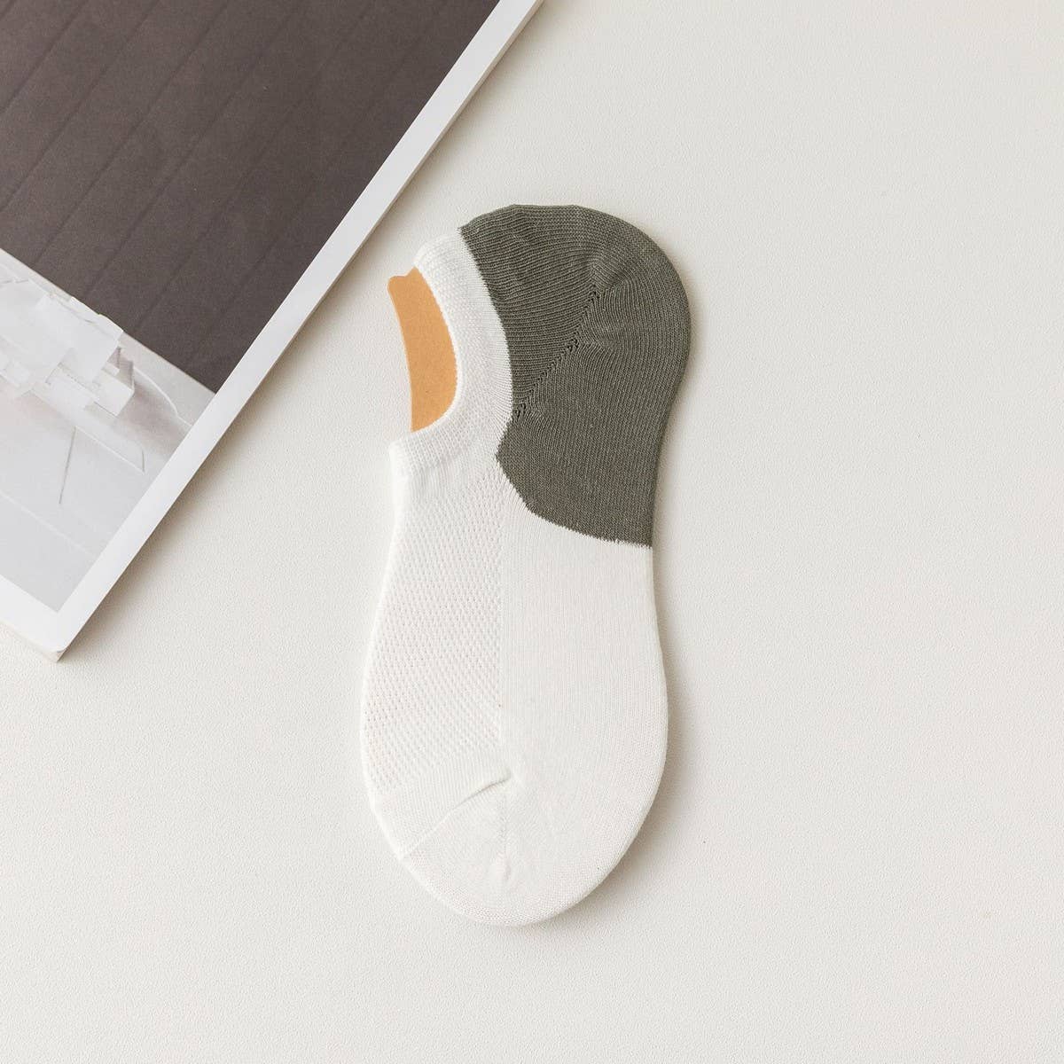 VERSATILE COLORBLOCK MEN'S BREATHABLE SOCKS