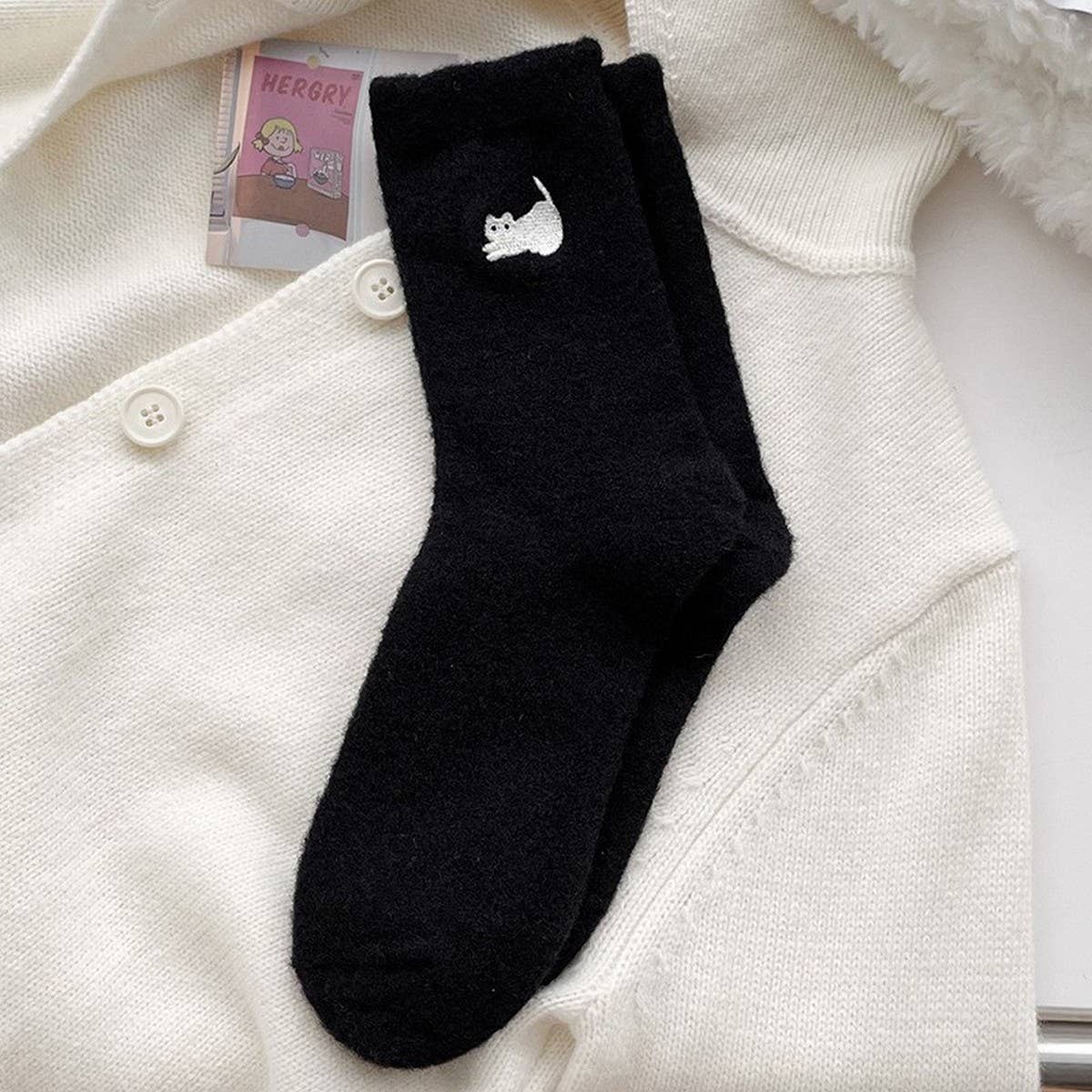 WOMEN'S WARM CUTE CAT SLEEPING HOME SOCKS