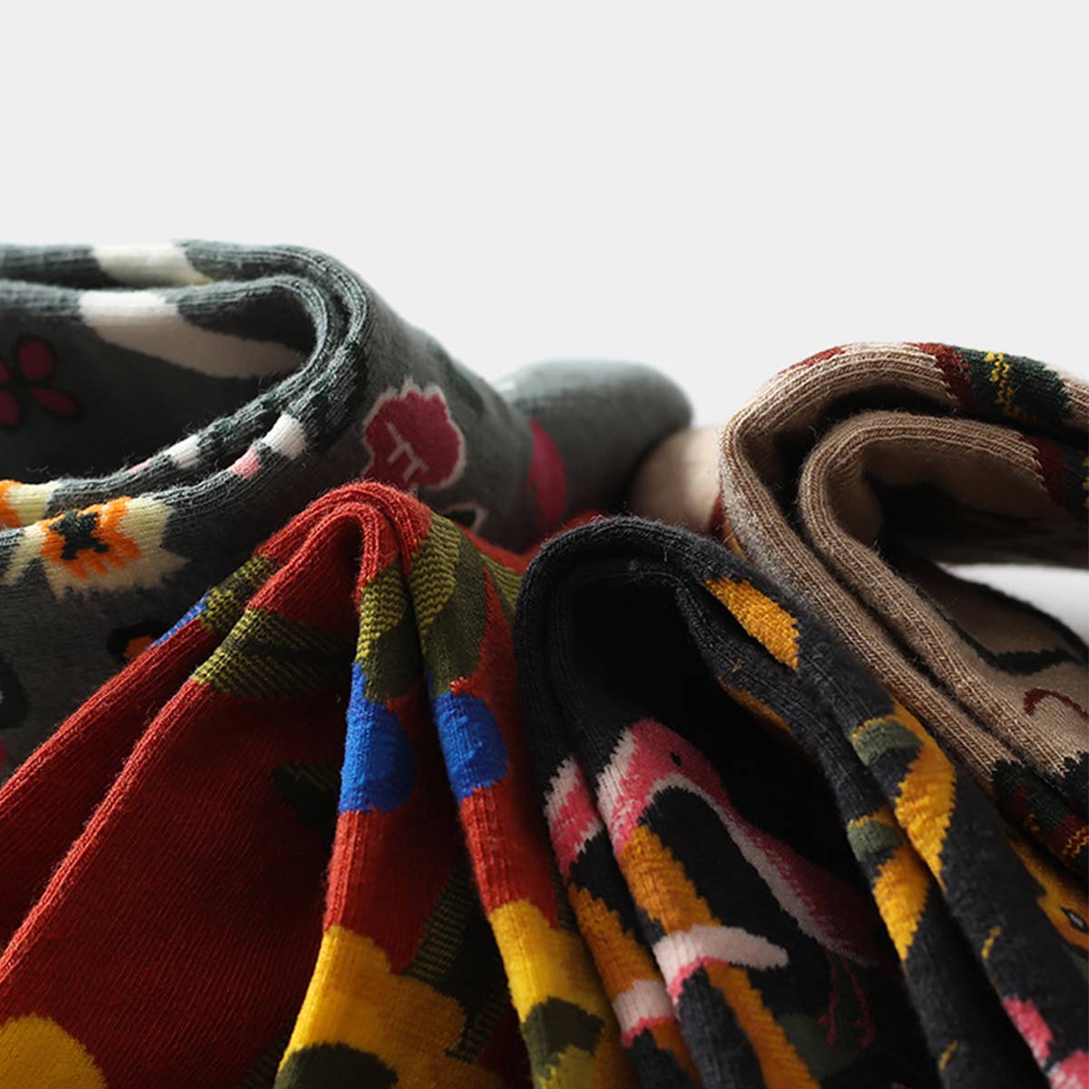 CARTOON GRAFFITI  MID TUBE TIDE SOCKS_CWMS0160