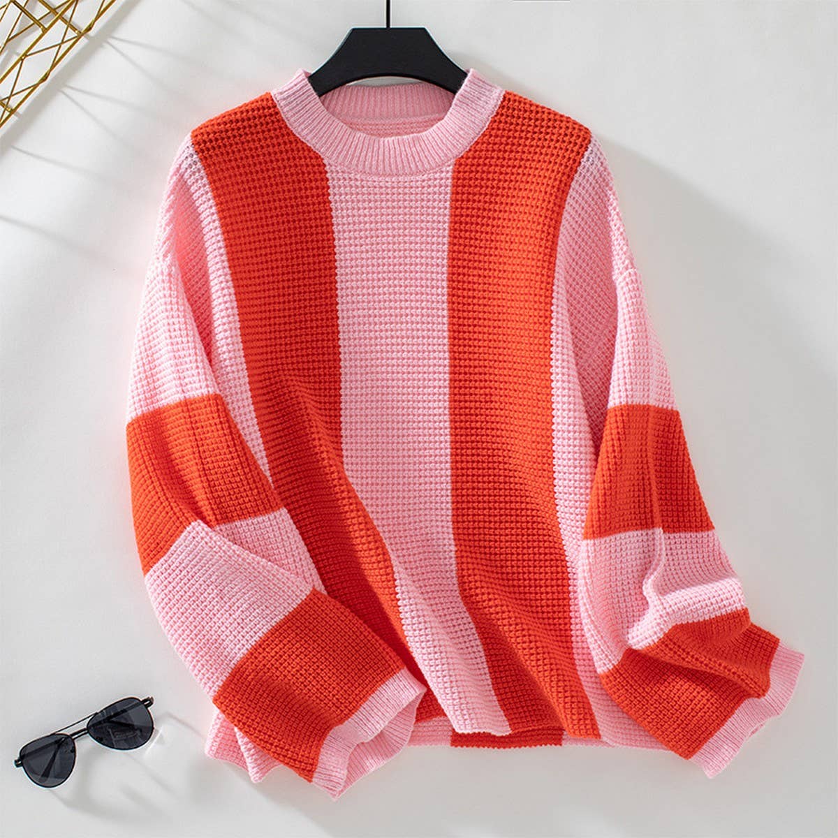 Color contrast short crew neck pullover sweater