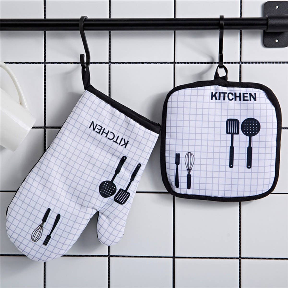 THICKENED HEAT-RESISTANT KITCHEN GLOVES