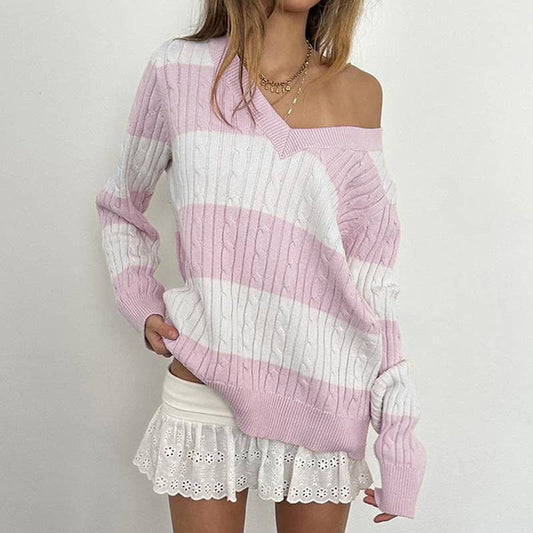COLOR-MATCHING STRIPED V-NECK SLIM-FIT PULLOVER