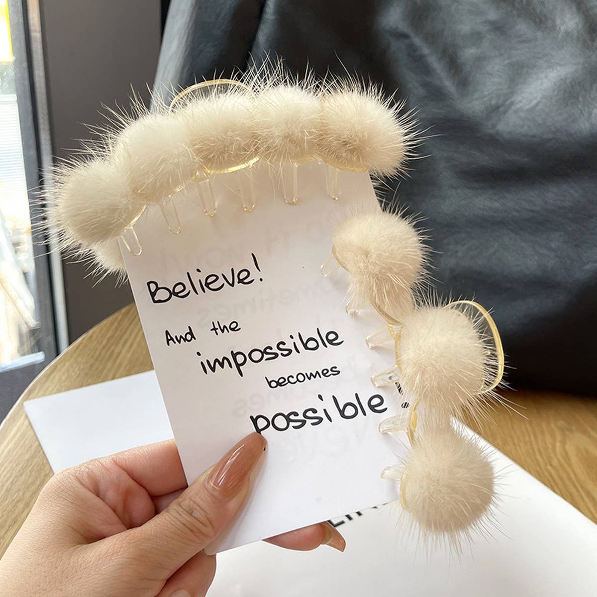 TEMPERAMENT REAL MINK FUR PLUSH BALL HAIRPIN