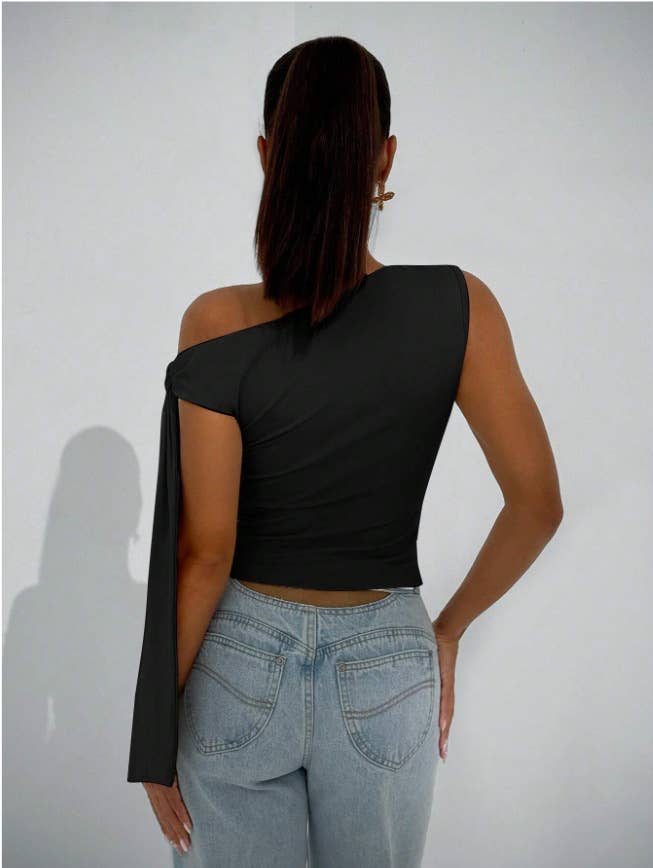 Body-hugging, ribbon-tied, diagonal tie,top