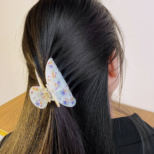Retro and elegant floral print grab clip