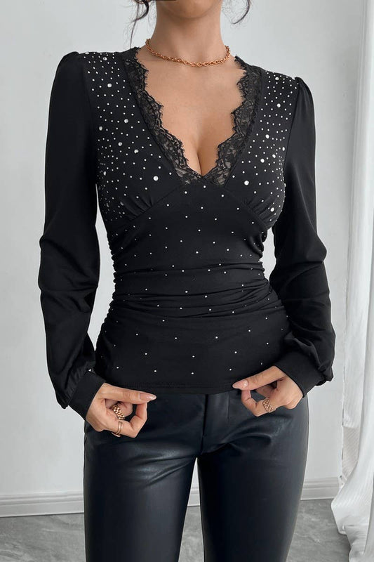 CWTBLL3916_SOLID V-NECK LACE RHINESTONE RUCHED TEE