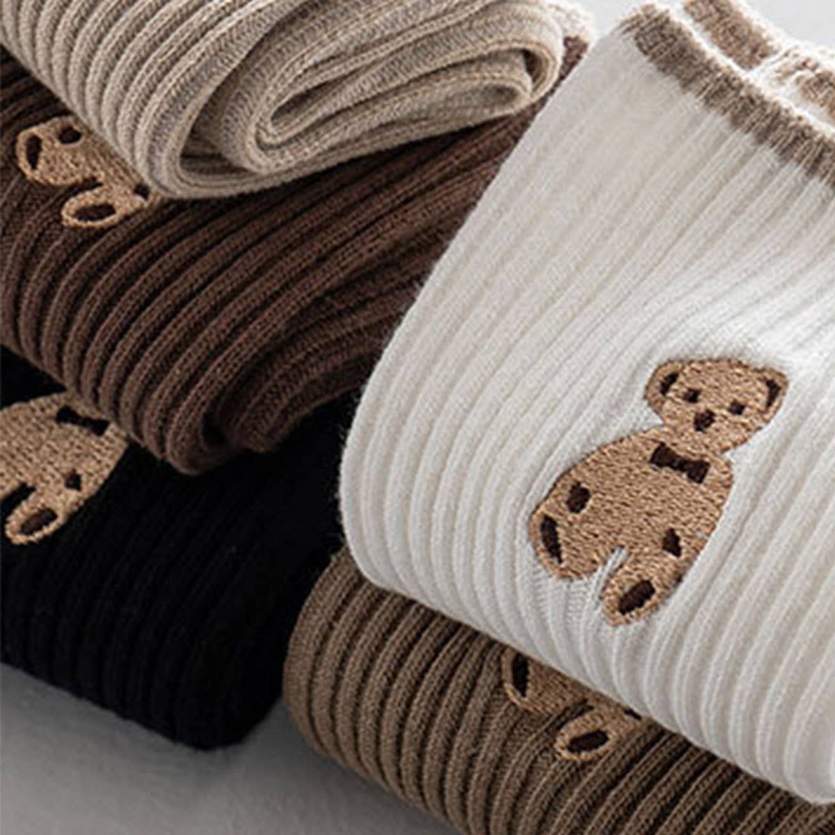 Brown Bear Embroidery Cotton Crew socks_CWMS1352