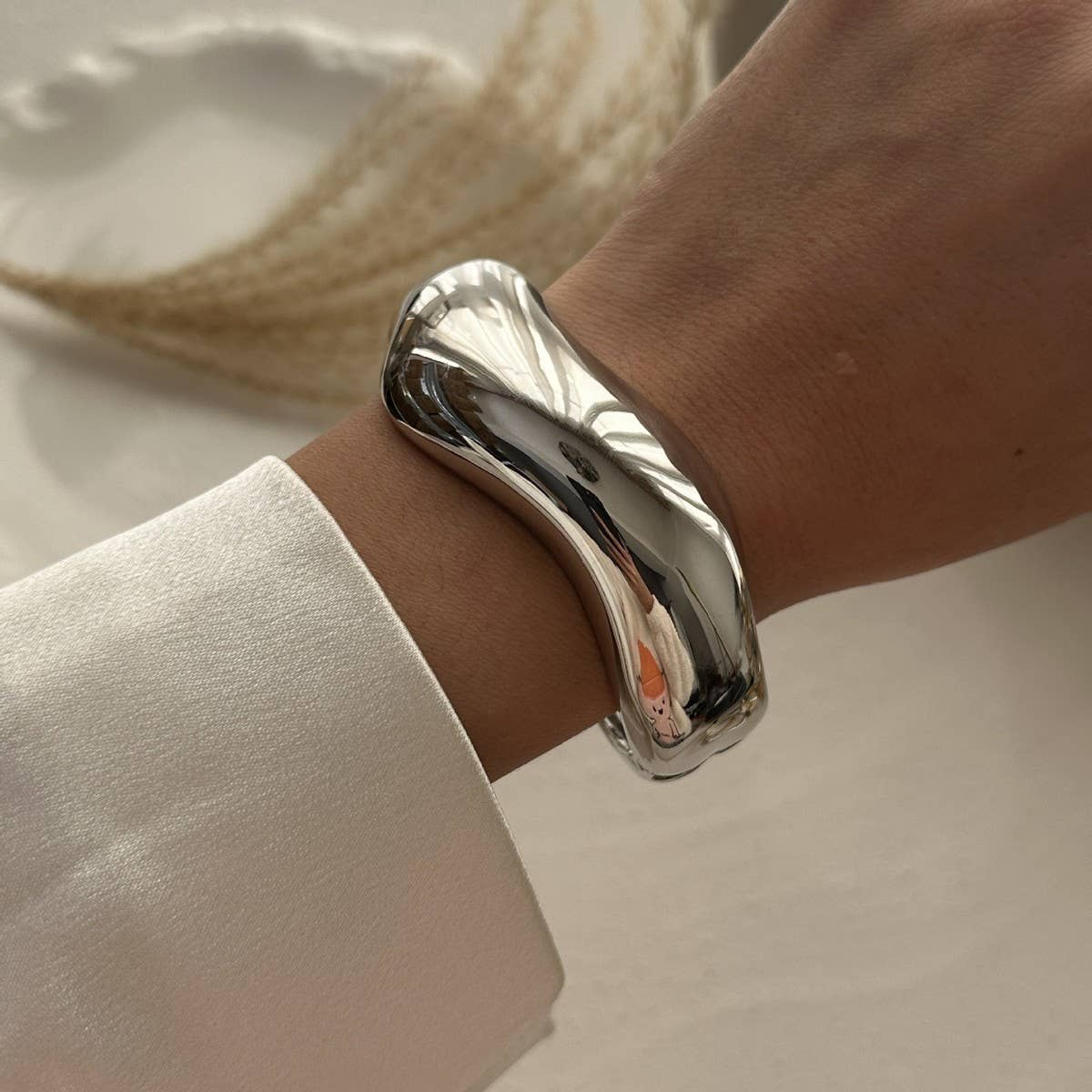 FASHIONABLE HIGH-GRADE ALLOY OPEN BRACELET