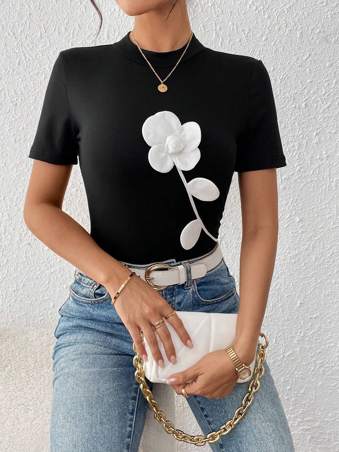 A color-blocking 3D floral embroidery slim shirt