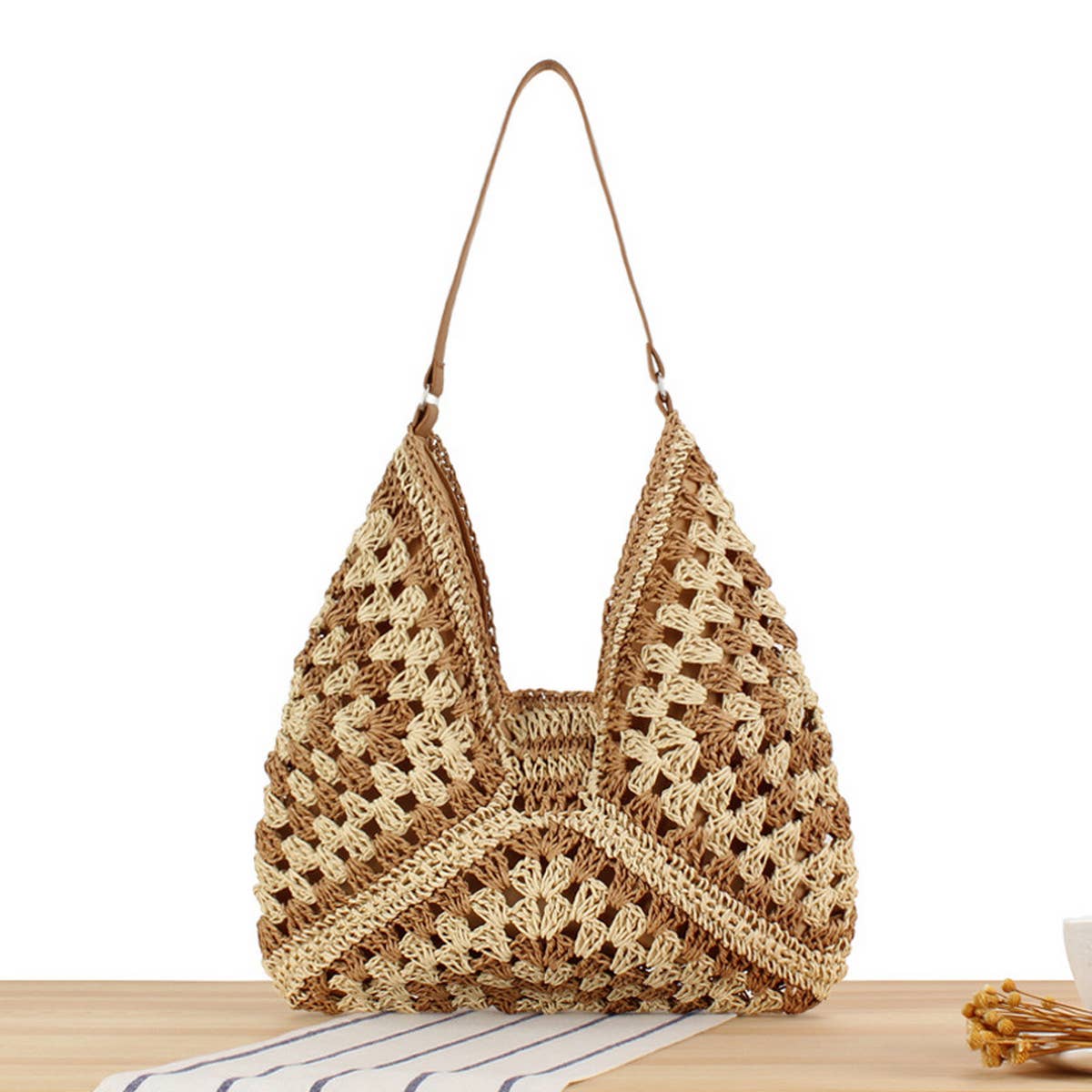 STRAW HOLIDAY COMMUTER SHOULDER BAG_CWAB2010