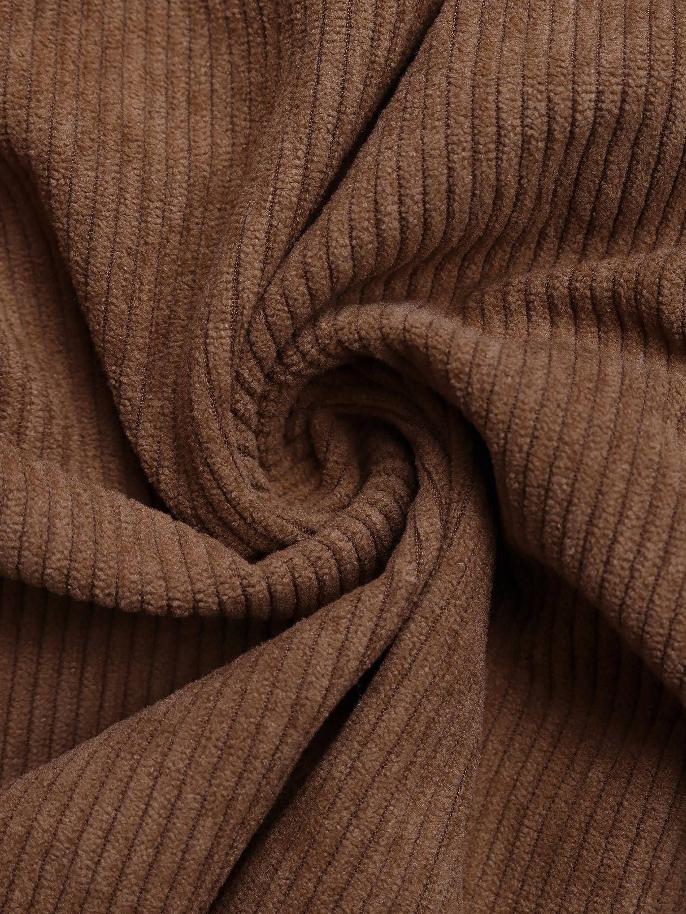 Color-blocking and single-breasted shirt