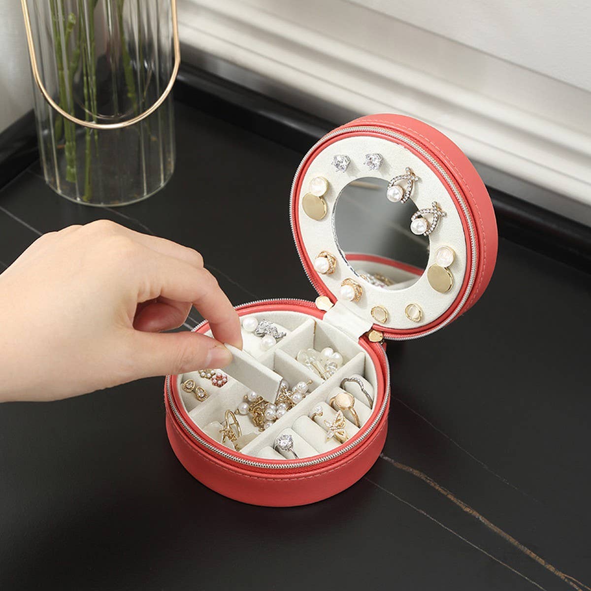 TRAVEL PORTABLE ROUND JEWELRY STORAGE BOX