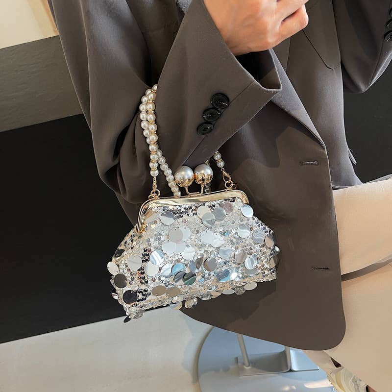 Fashionable sequined shell pearl chain dinner bag
