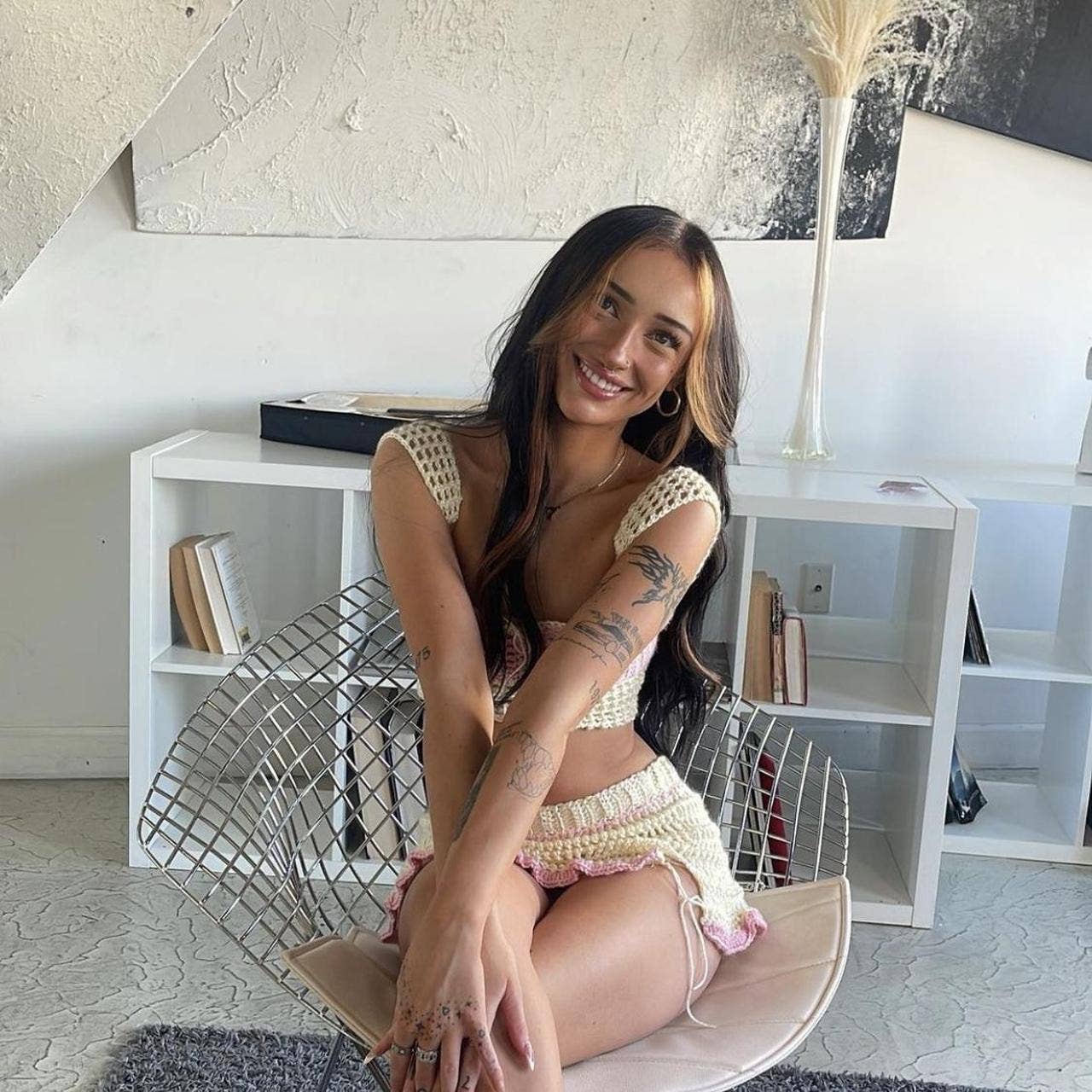 COLOR MATCHING SLEEVELESS VEST SPLIT SKIRT SUIT