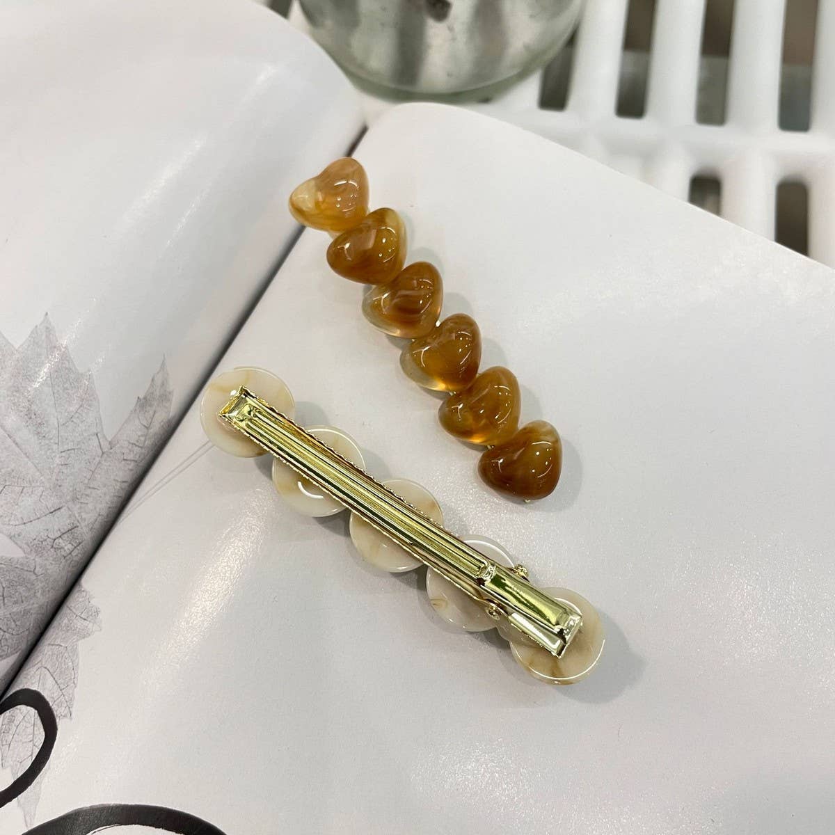 CWAHA5123_FRESH AND SWEET IRREGULAR HEART BANGS HAIRPIN