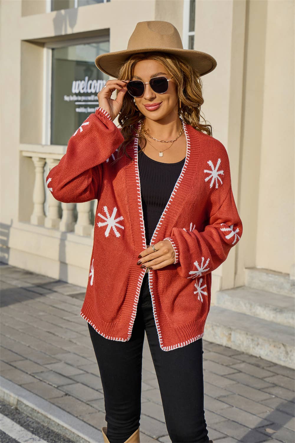 Color-blocking jacquard buttonless cardigan