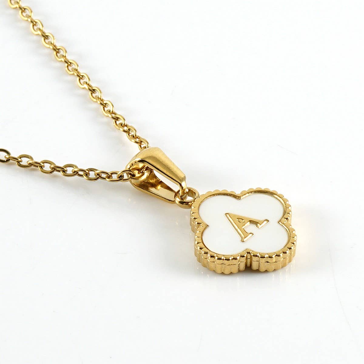 FOUR LEAF CLOVER 26 LETTER SHELL PENDANT NECKLACE