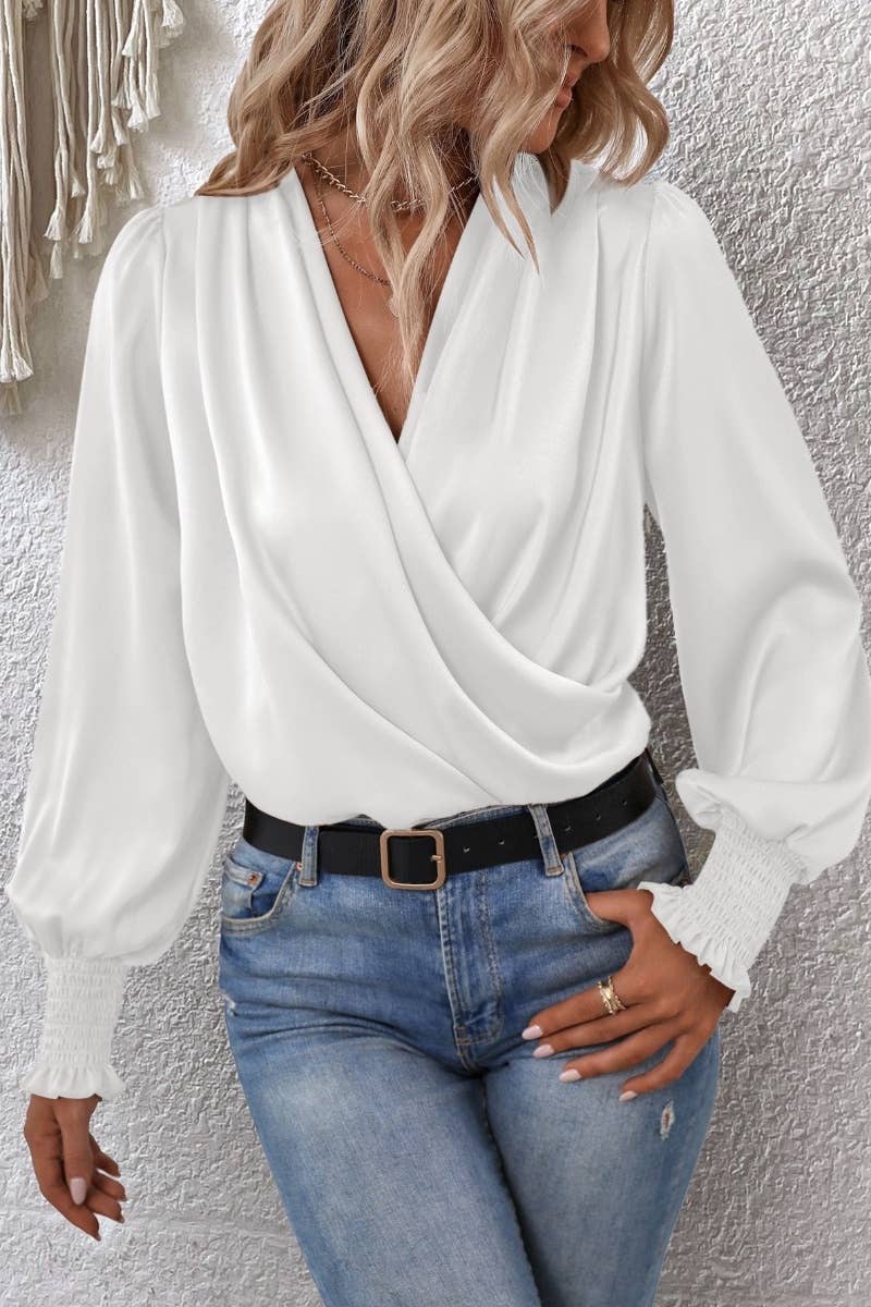CWTBLL2517_V-NECK LONG-SLEEVED TOP WITH LANTERN SLEEVES