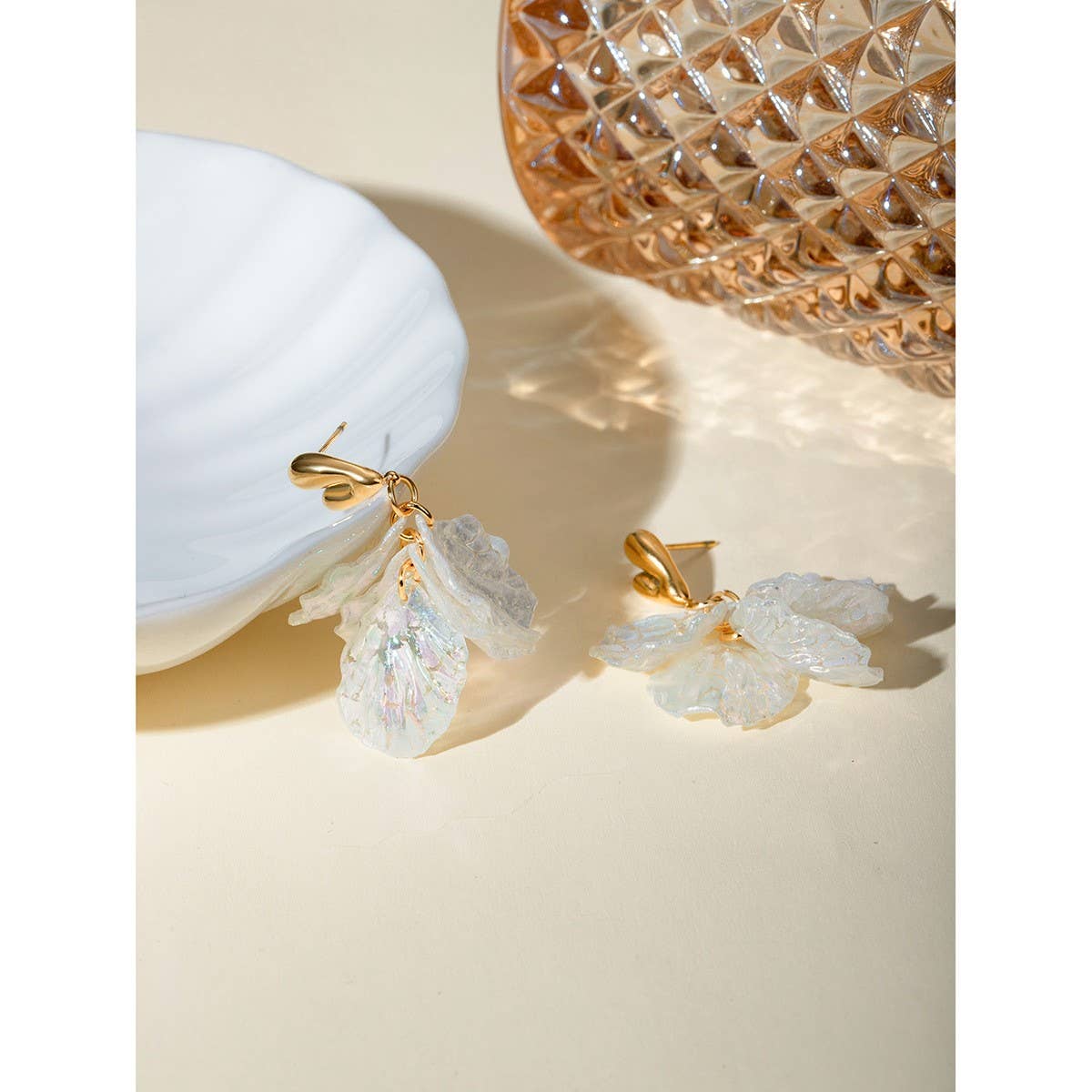 COLORFUL HEART SHELL PETAL EARRINGS