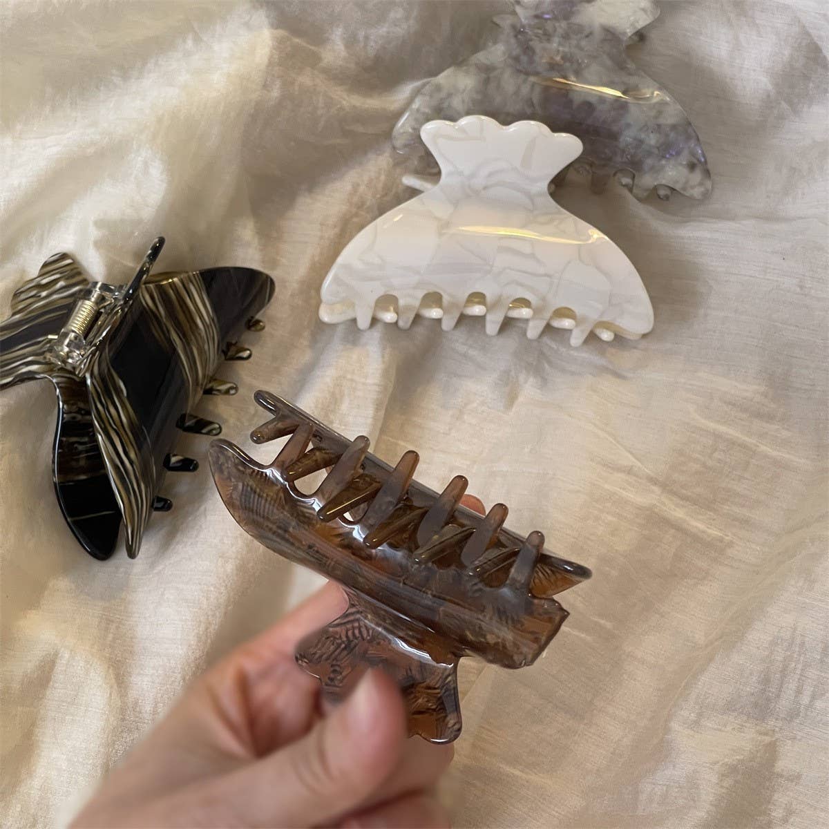 FRENCH THICKENED NICHE HALF-TIED HAIR CLIP