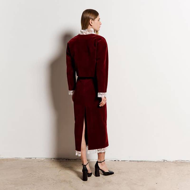 DEEP V LACE PATCHWORK CROP TOP SPLIT SKIRT SET