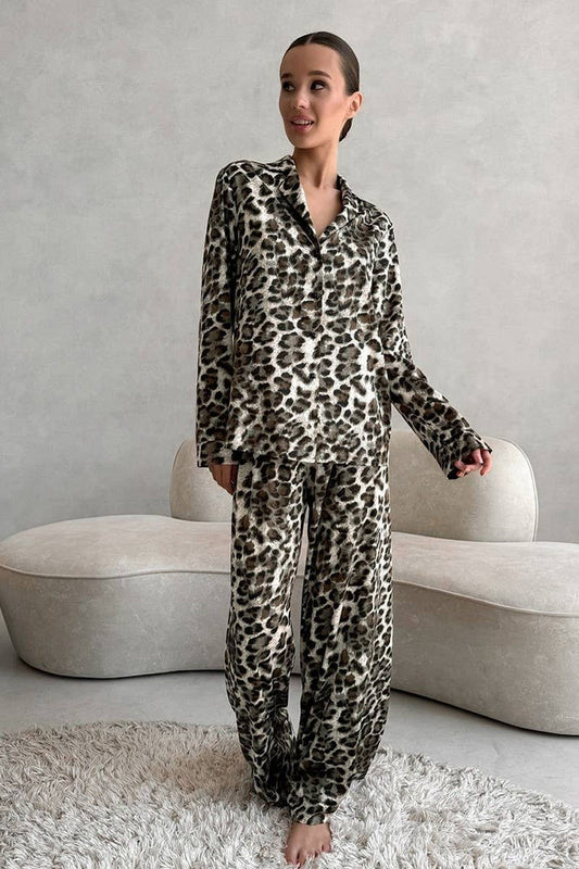 CWSPJ0357_LEOPARD PRINT LONG SLEEVE PANTS PAJAMA SET