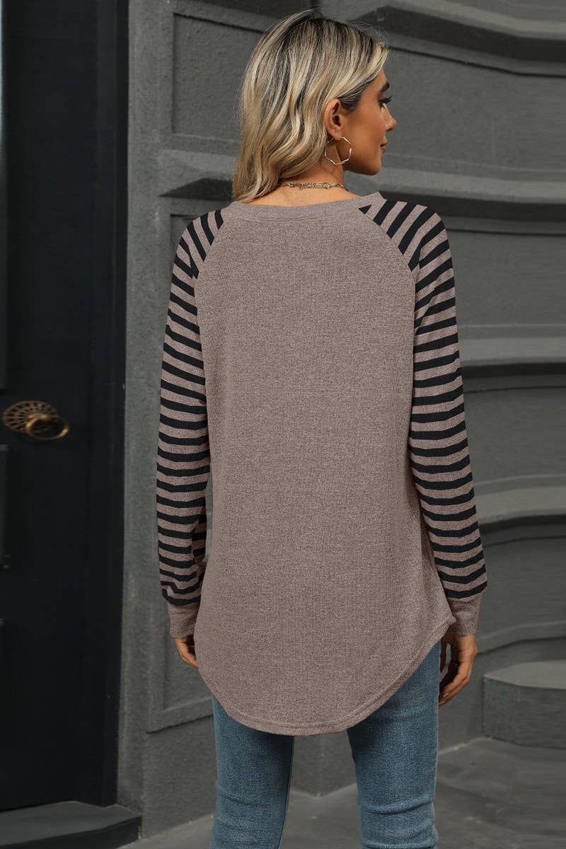 CWTBLL3698_CONTRAST STRIPE CREW NECK SWALLOWTAIL TOP