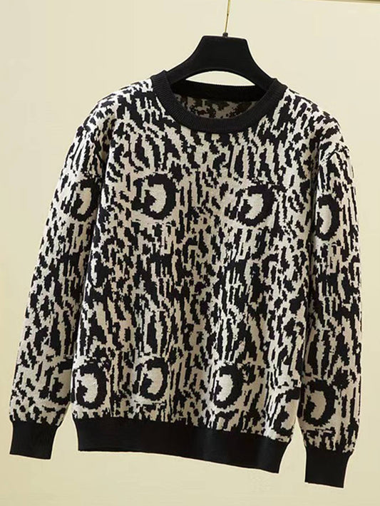 CREW-NECK BAGGY LEOPARD PRINT SWEATER BASE