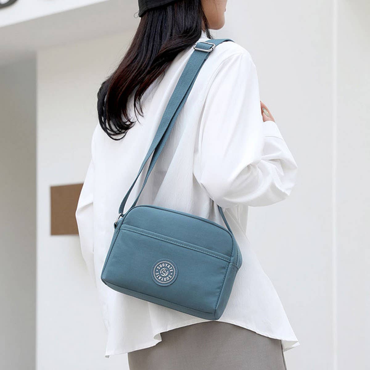LIGHTWEIGHT SOLID NYLON CROSSBODY SHOULDER BAG