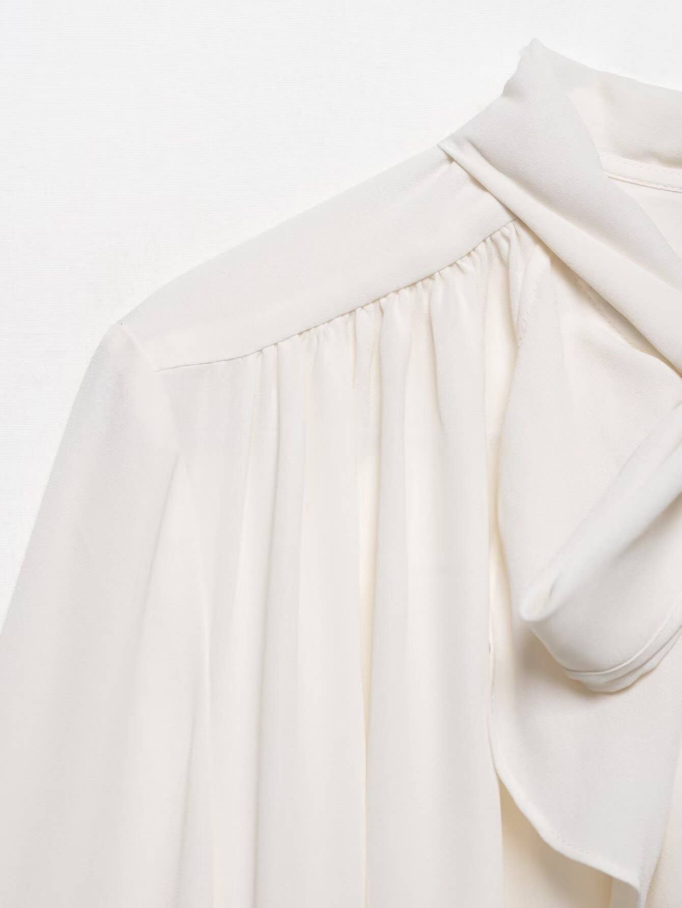 Bowknot is led bat sleeve long sleeve shirts