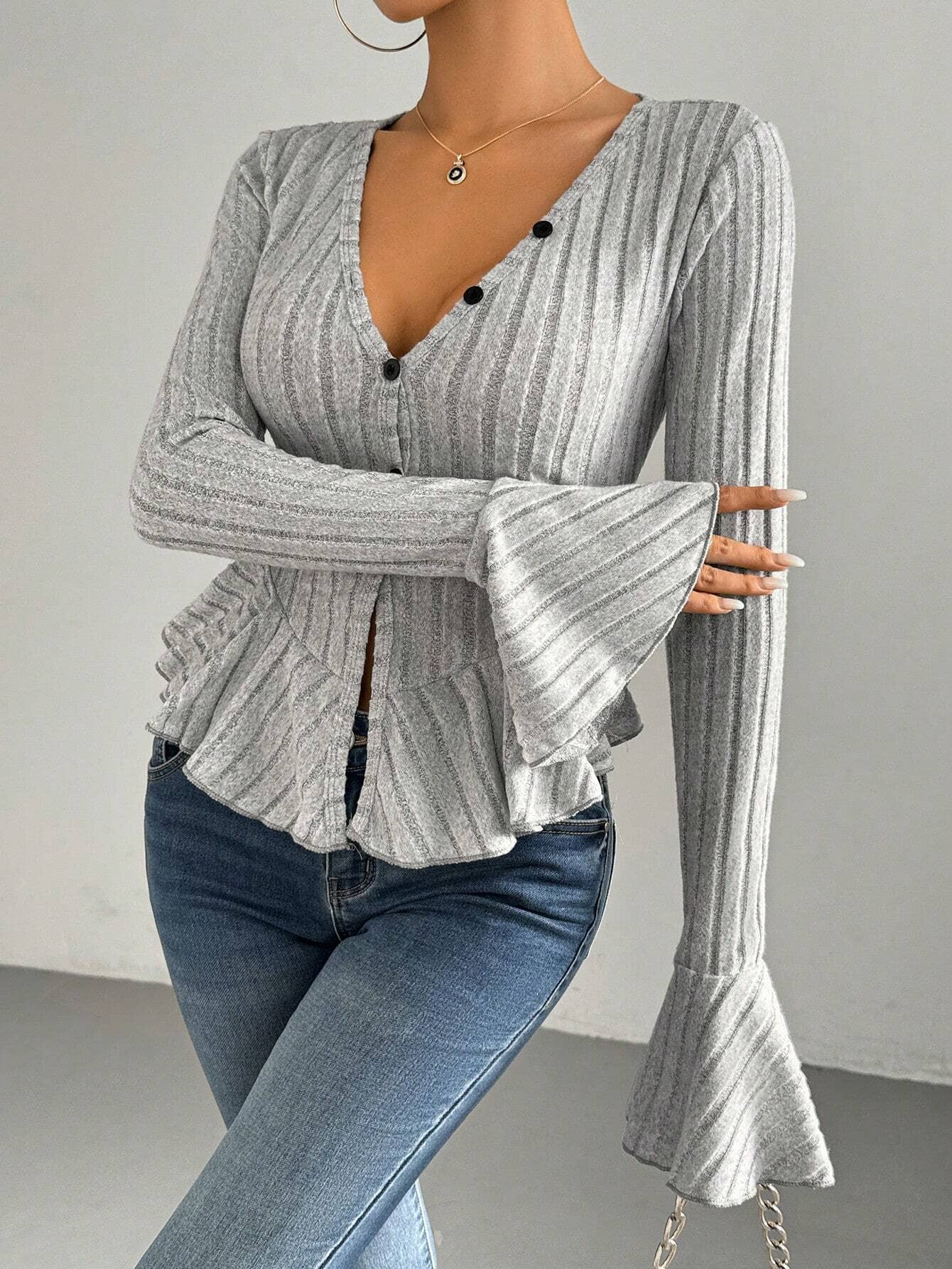 DEEP V-NECK FLARED SLEEVES FLORAL HEM TOP