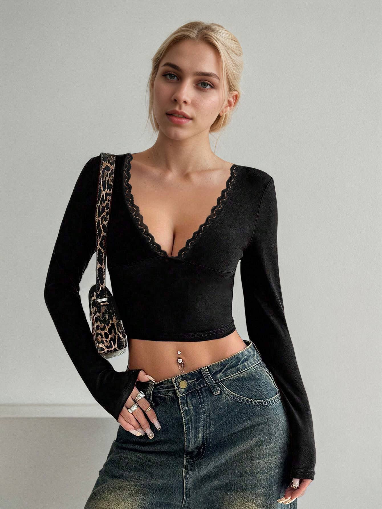 Deep V-neck design feel long sleeve bottom top