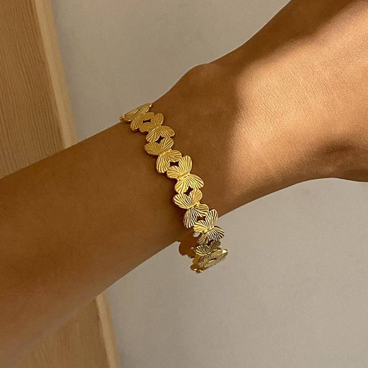 18K Gold Ribbed Butterfly Open Cuff Bracelet_CWAJE4887