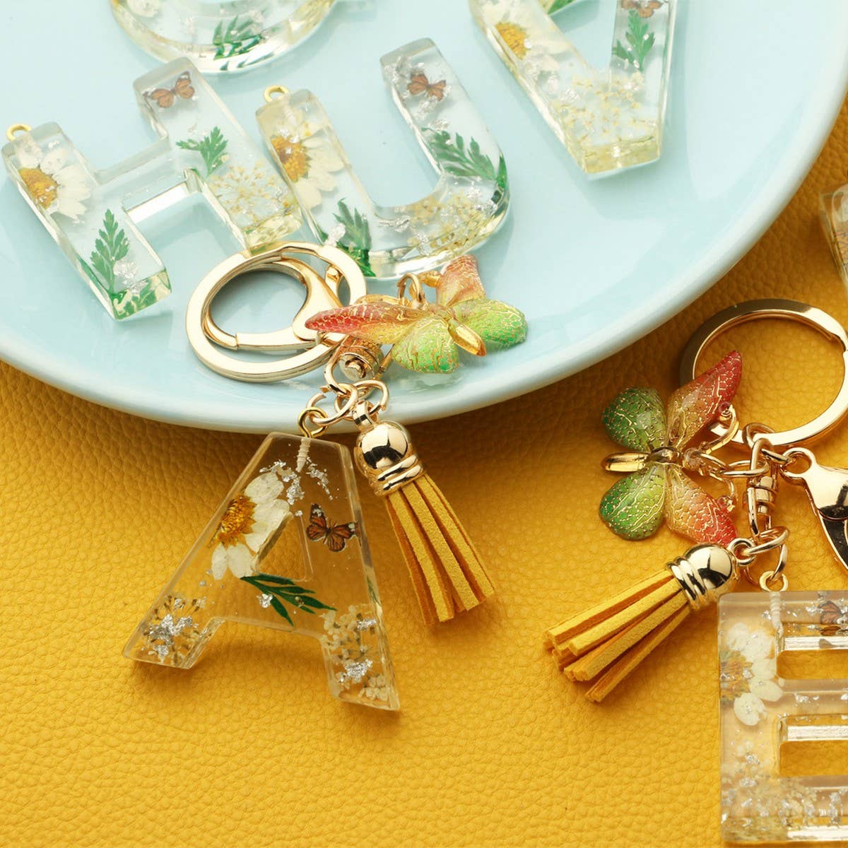 Flower Letter Keychain with Yellow Butterfly Charm_CWAB5090