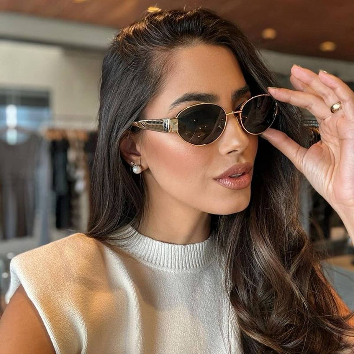 FASHIONABLE OVAL FRAME SUNGLASSES