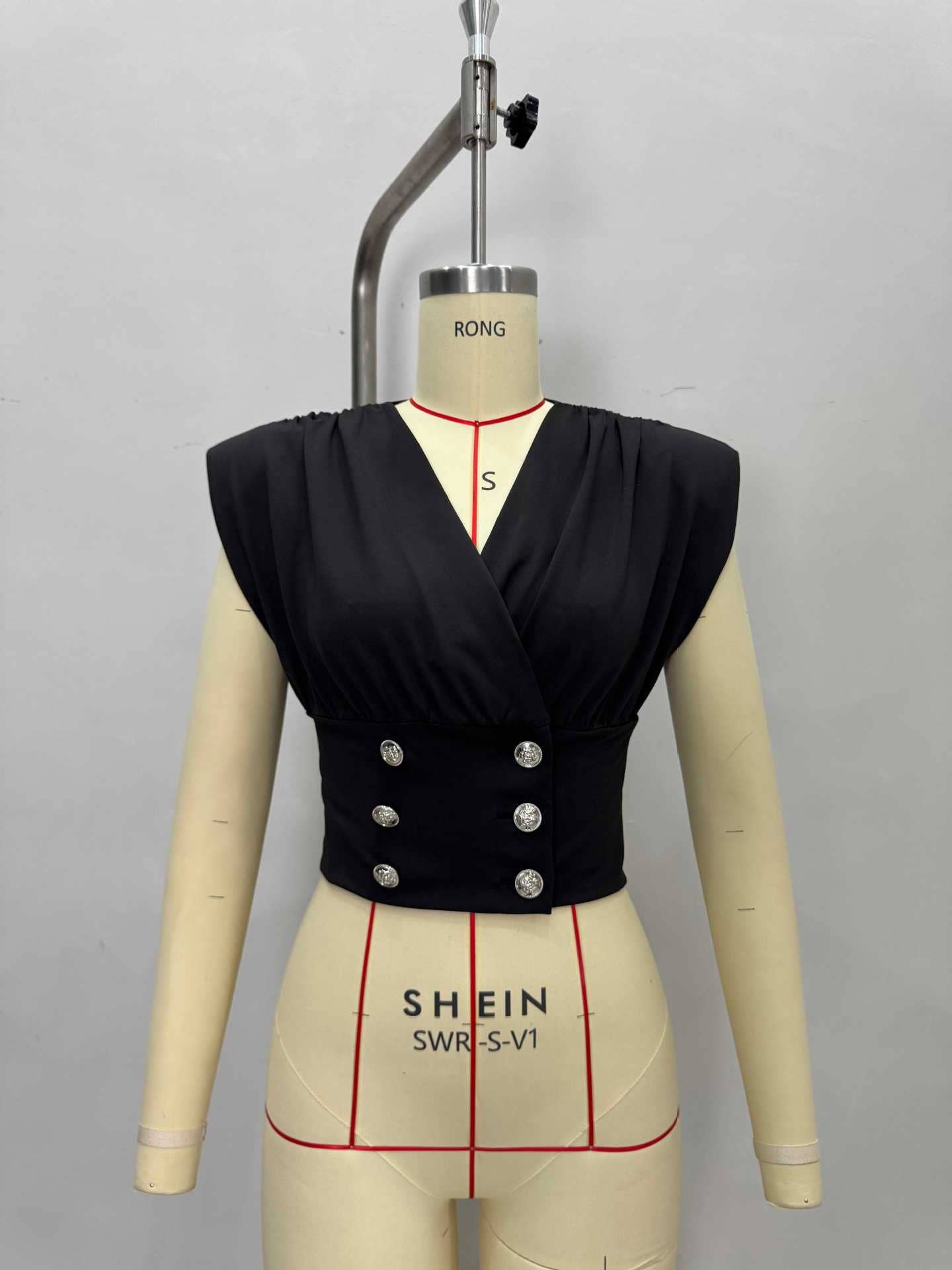 Elegant and simple black V-neck layered vest