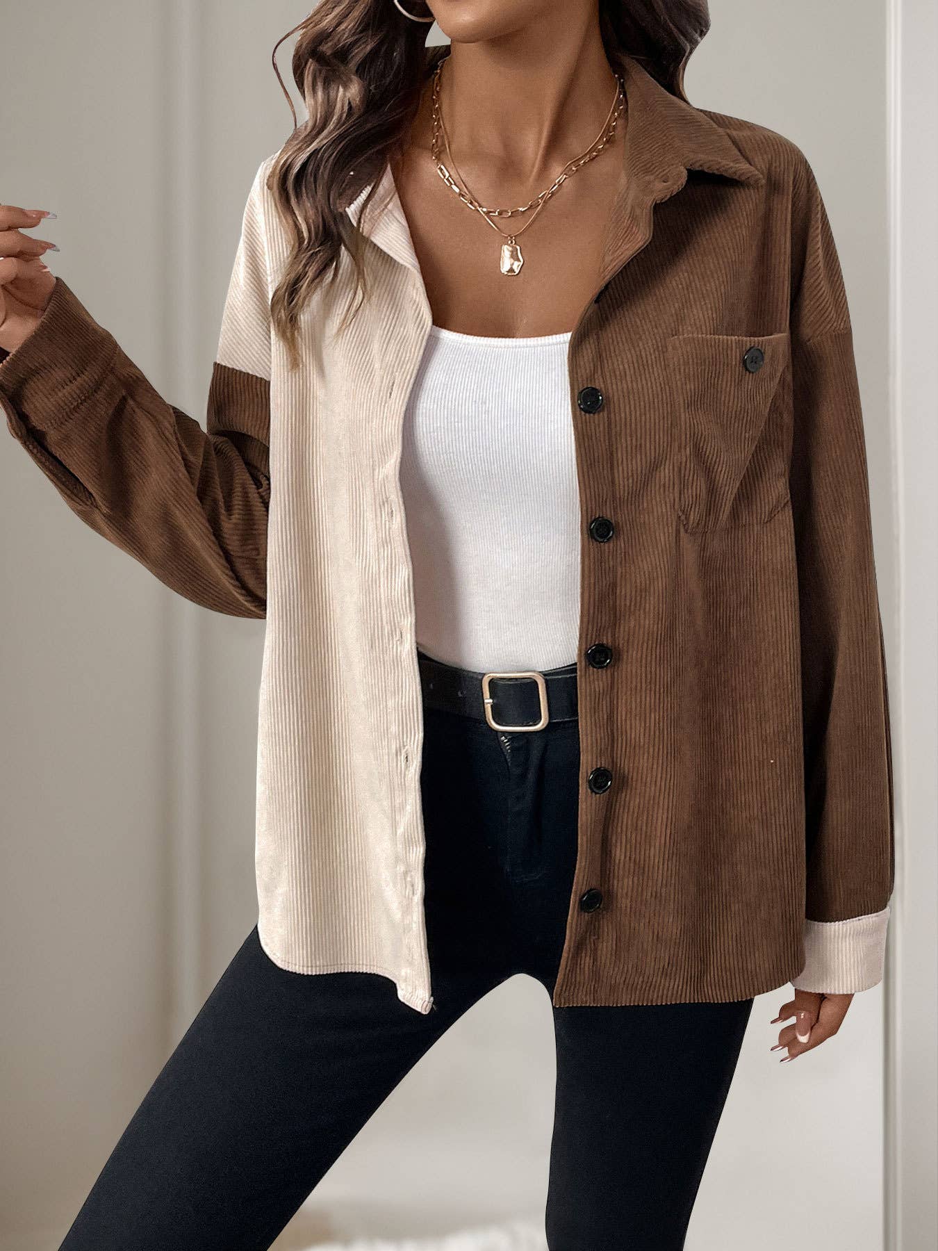 Color-blocking and single-breasted shirt