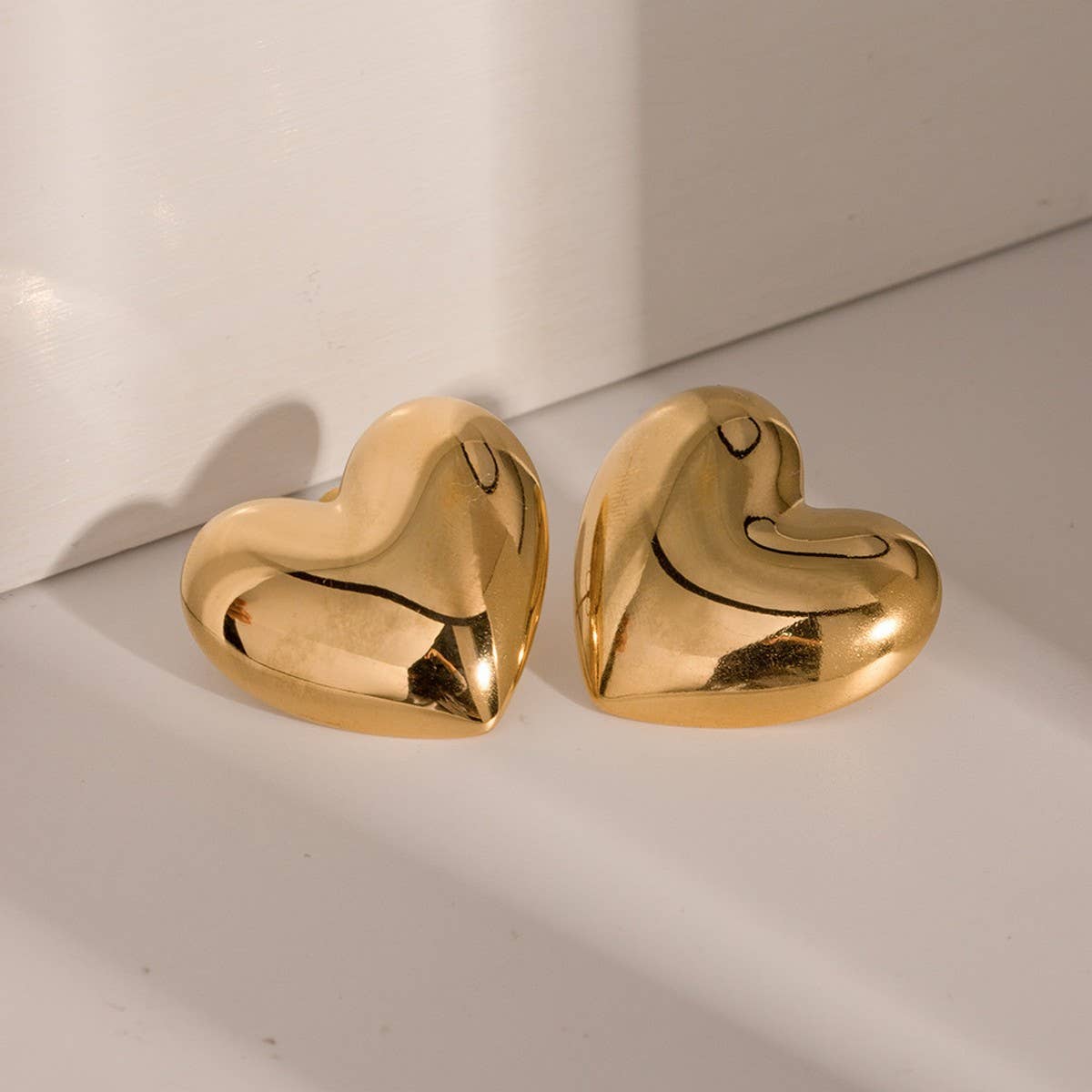 SIMPLE AND POPULAR GLOSSY LOVE EARRINGS