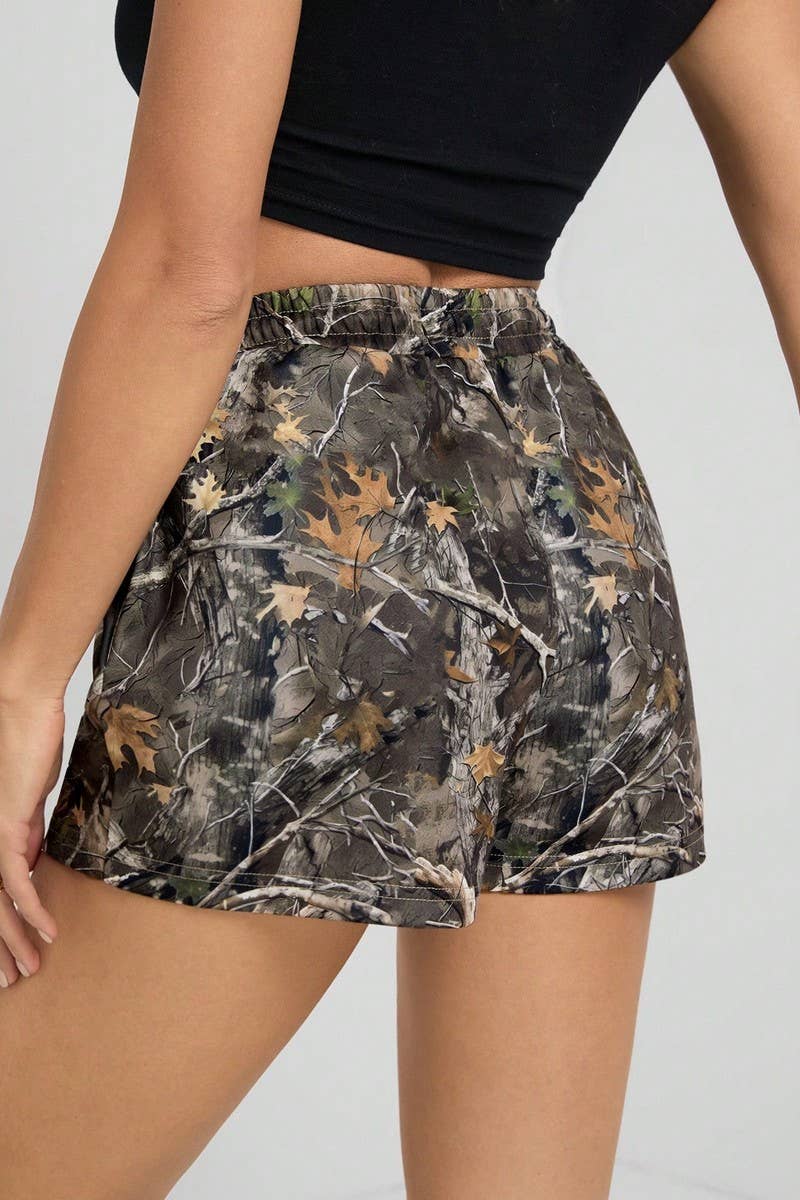 CWBSP0569_LOOSE DRAWSTRING CAMO SHORTS WITH BRANCH PRINT