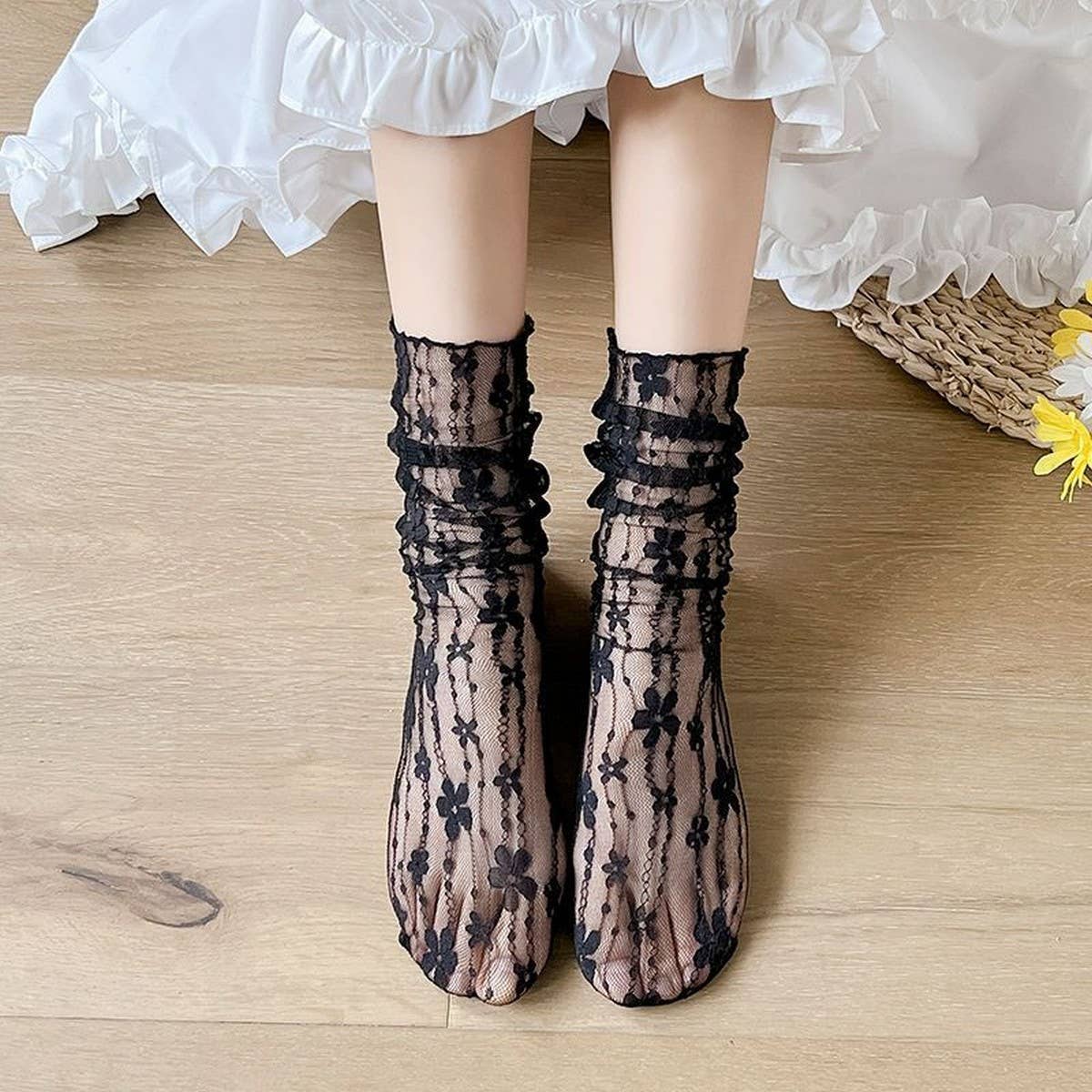 MESH ULTRA THIN MEDIUM LENGTH LACE STOCKINGS