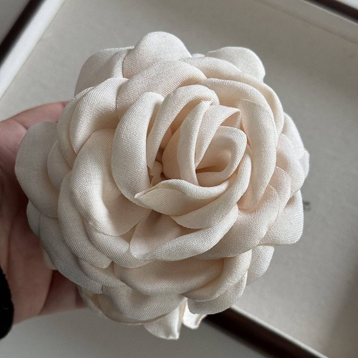RETRO TEMPERAMENT ROSE FLOWER CLIP FOR WOMEN