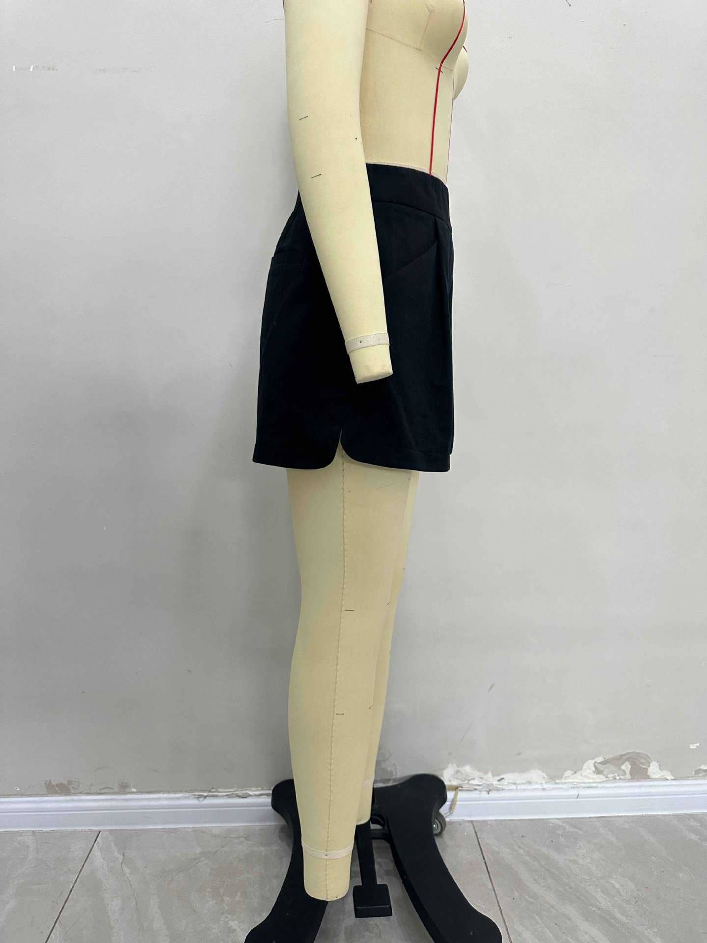 Casual breathable pocket wide-leg shorts