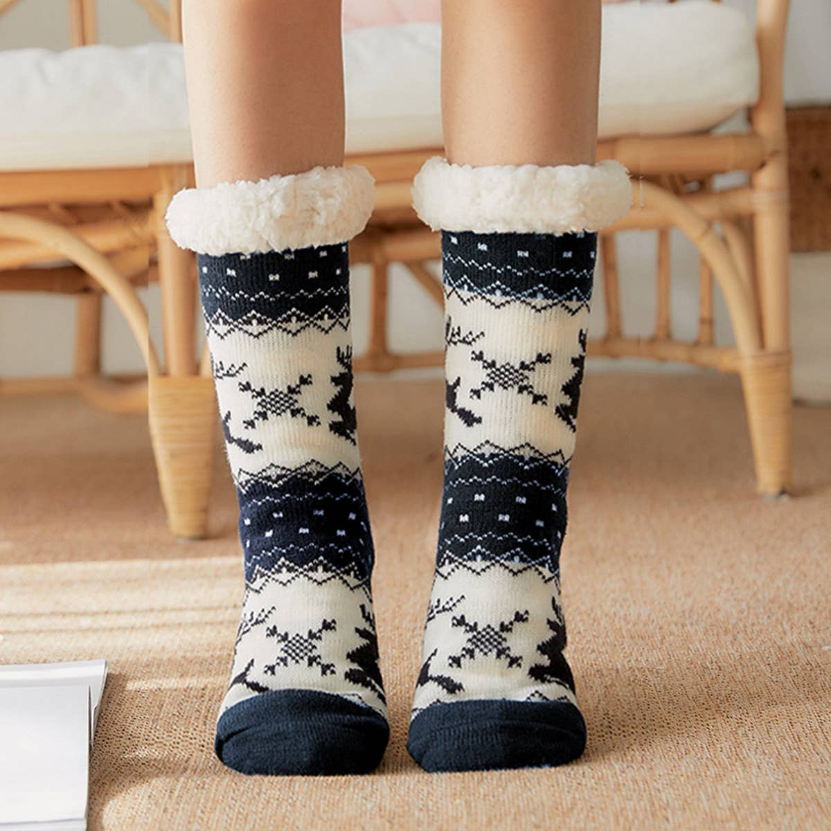 CHRISTMAS DEER PLUSH INDOOR SLIPPERS