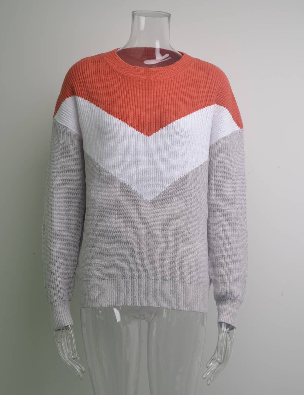 COLOR-MATCHING TURTLENECK SWEATER