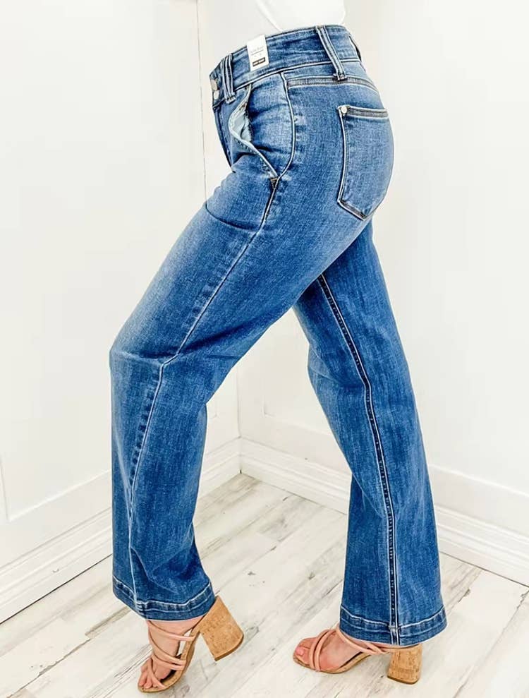 Blue casual wash straight leg style jeans